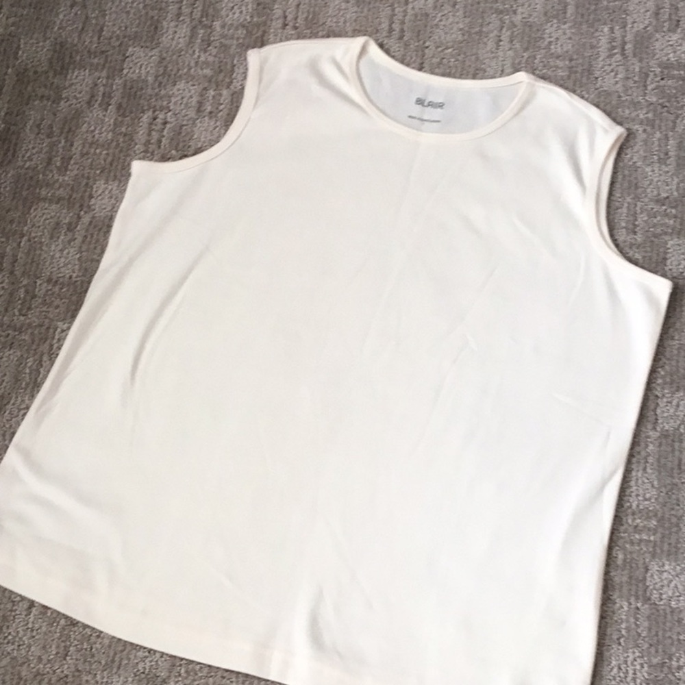 Blair  Cream color sl less top size Lg